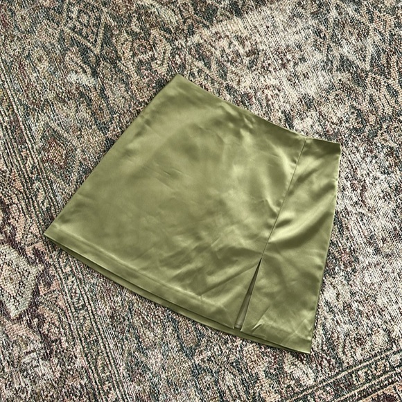 Aritzia Sunday Best Tatiana Skirt (size 6) - Picture 1 of 3